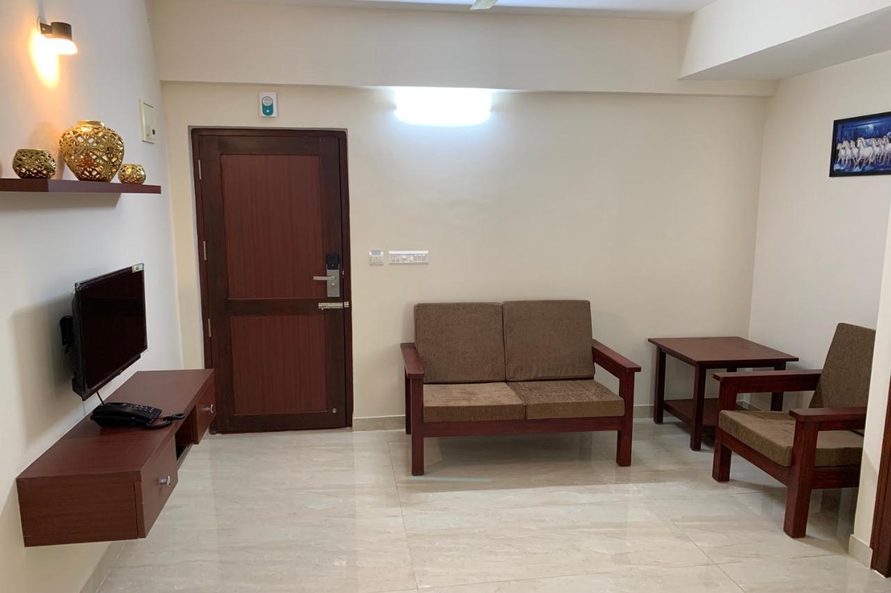 Vennela Hotel Apartments Bangalore Buitenkant foto