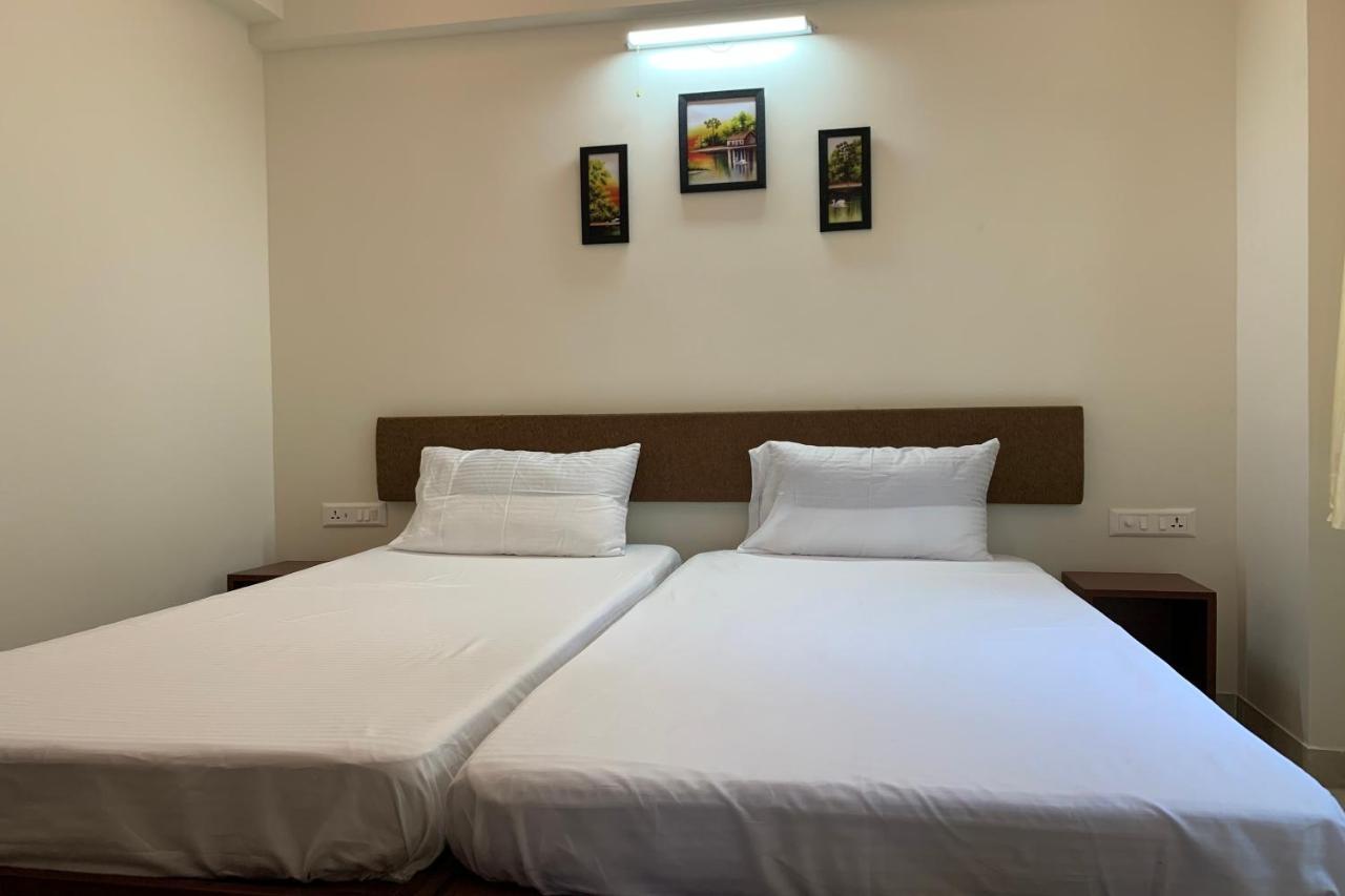 Vennela Hotel Apartments Bangalore Buitenkant foto