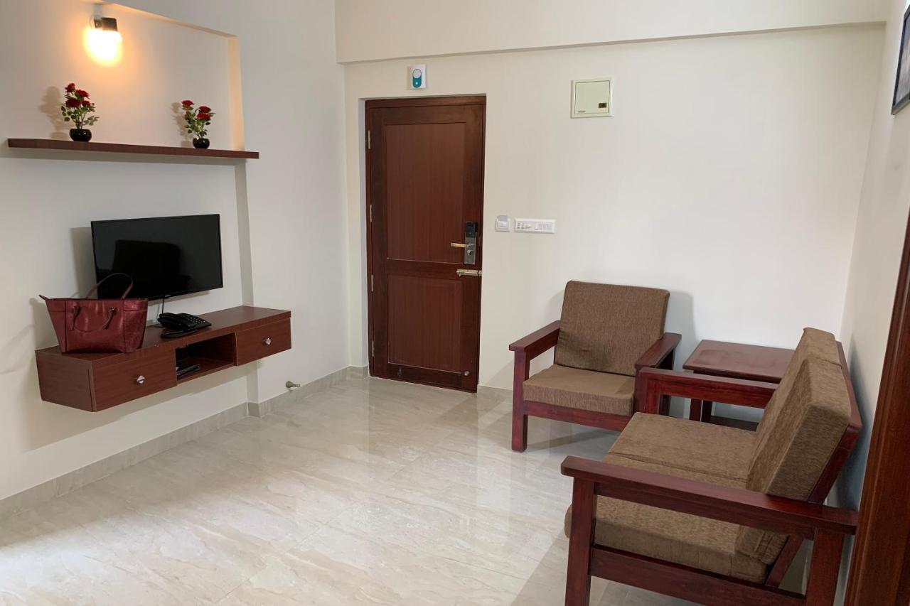 Vennela Hotel Apartments Bangalore Buitenkant foto